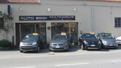 Auto 2001 di Valzer Susanna